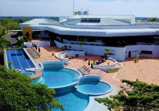 Vista aérea del área de albercas