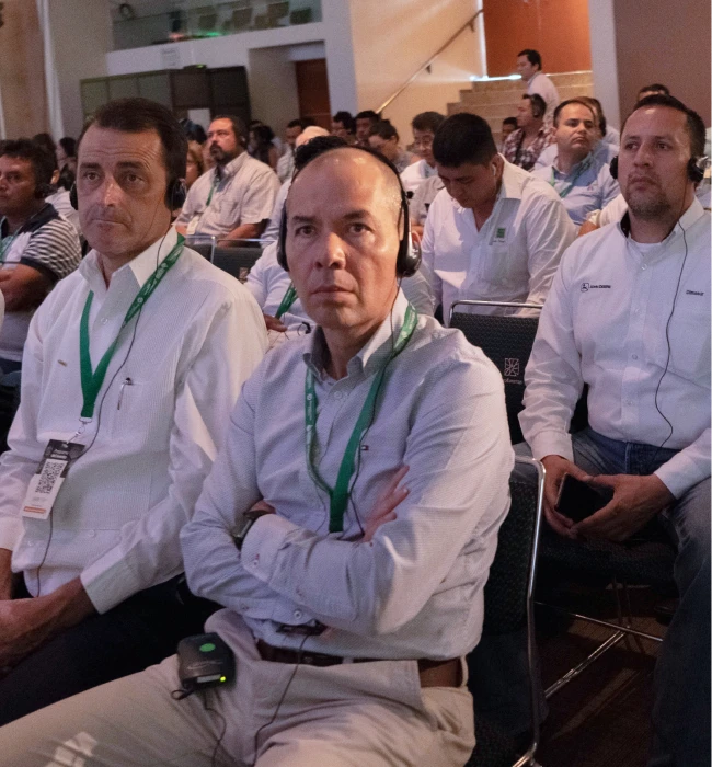 Asistentes de diferentes empresas y países